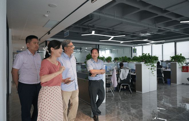 南京大学张剑荣教授莅临北京欧倍尔软件山东分公司指导交流